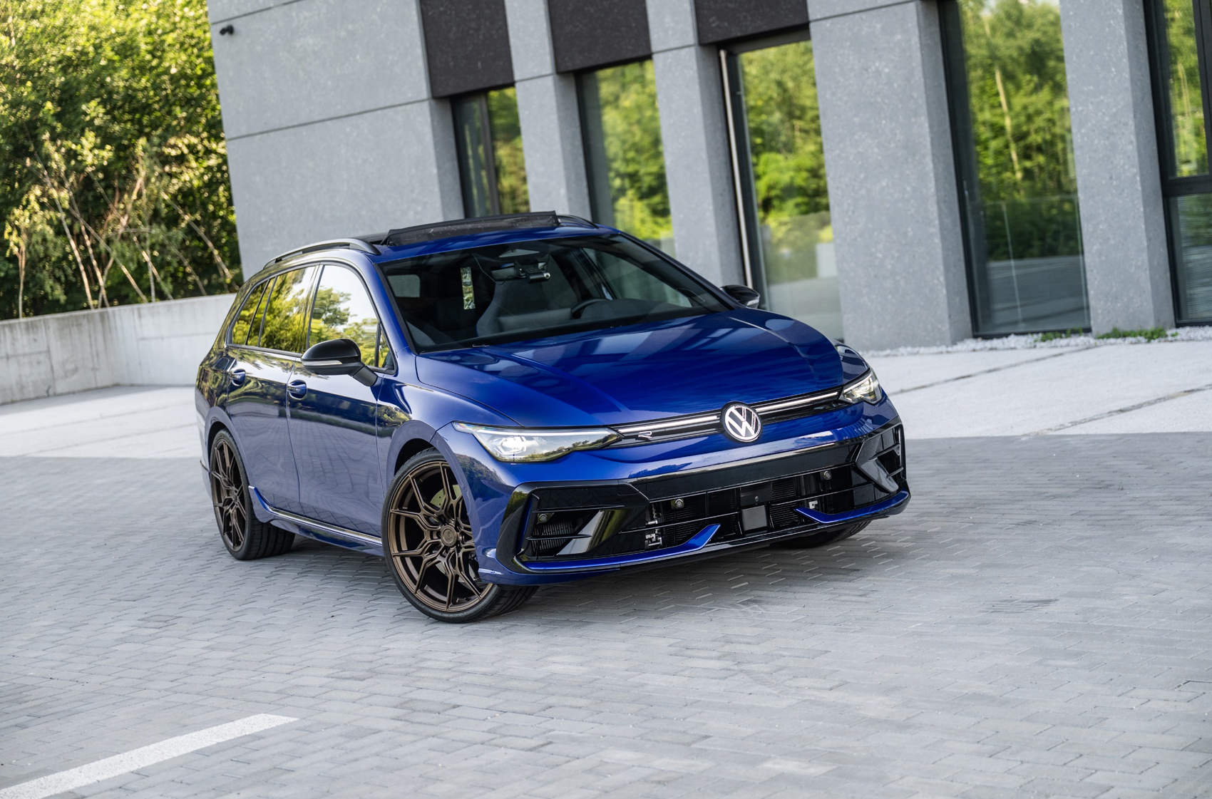 Volkswagen Golf  R's gallery