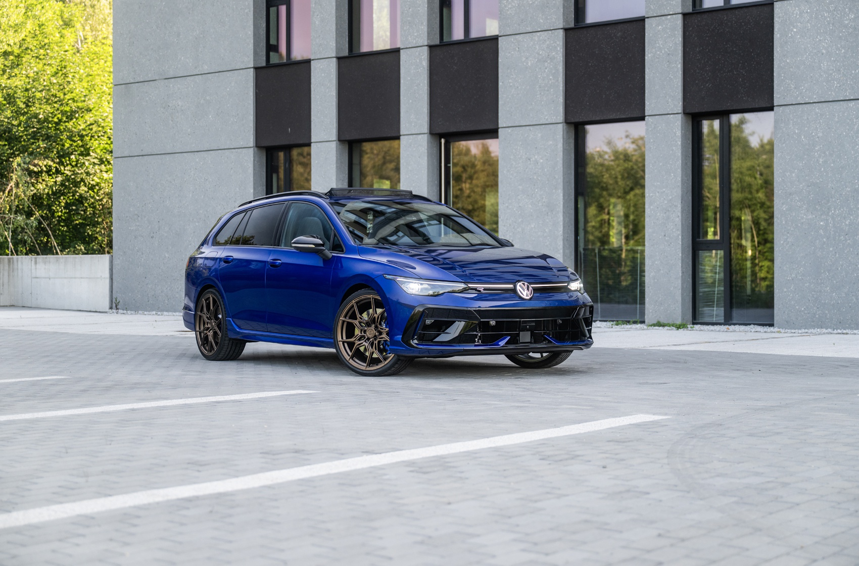 Volkswagen Golf  R's gallery
